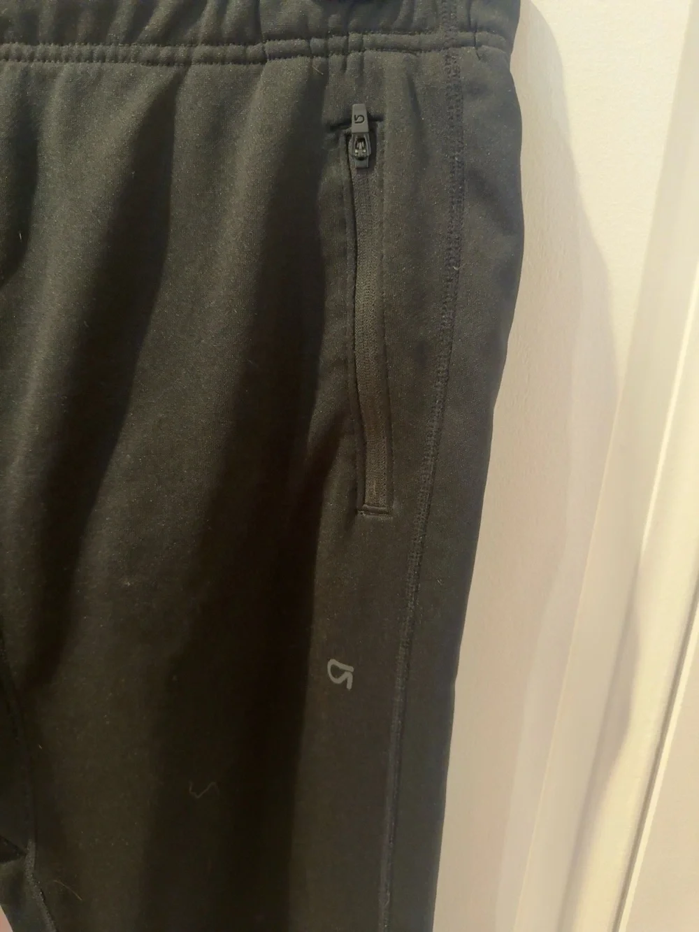 GapFit Black Jogger Pants S Dry Wicking Athletic Workout Zip Pocket Activewear
